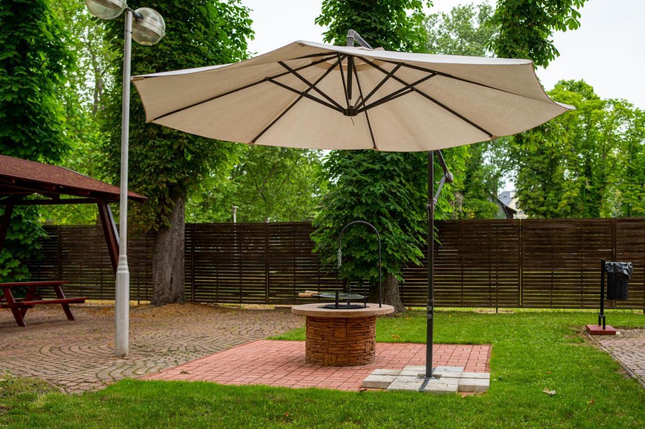Accomo Apartmanhaz Siofok Exterior photo