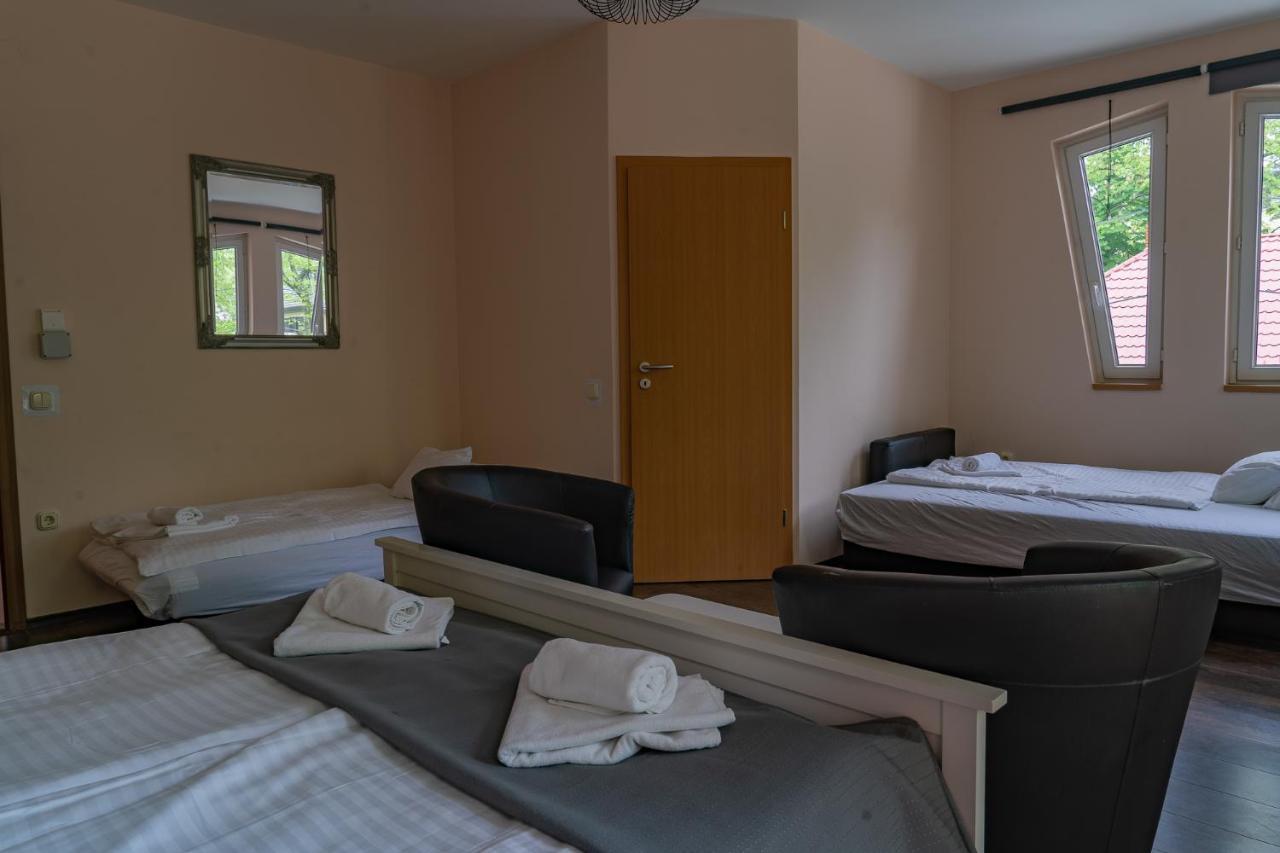 Accomo Apartmanhaz Siofok Exterior photo