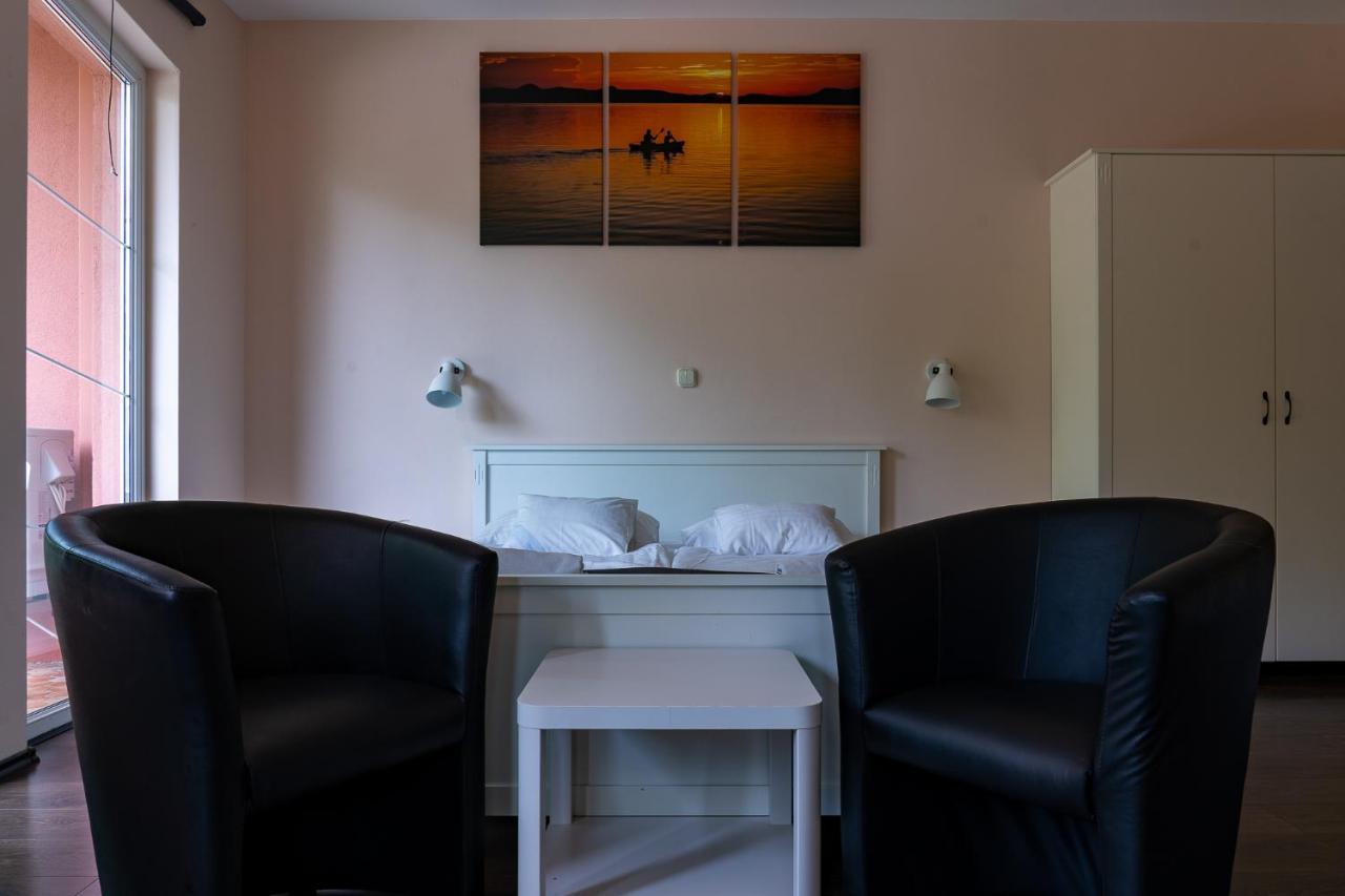 Accomo Apartmanhaz Siofok Exterior photo